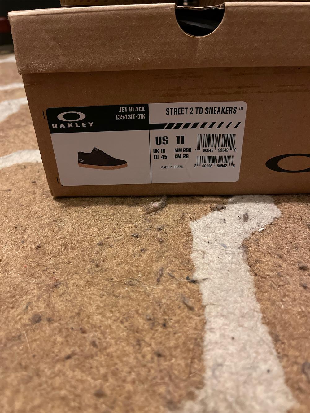 oakley street 2 td sneakers