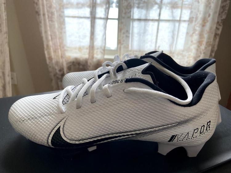 nike football cleats size 7