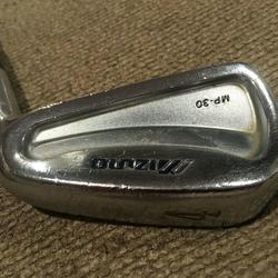 mizuno mp30