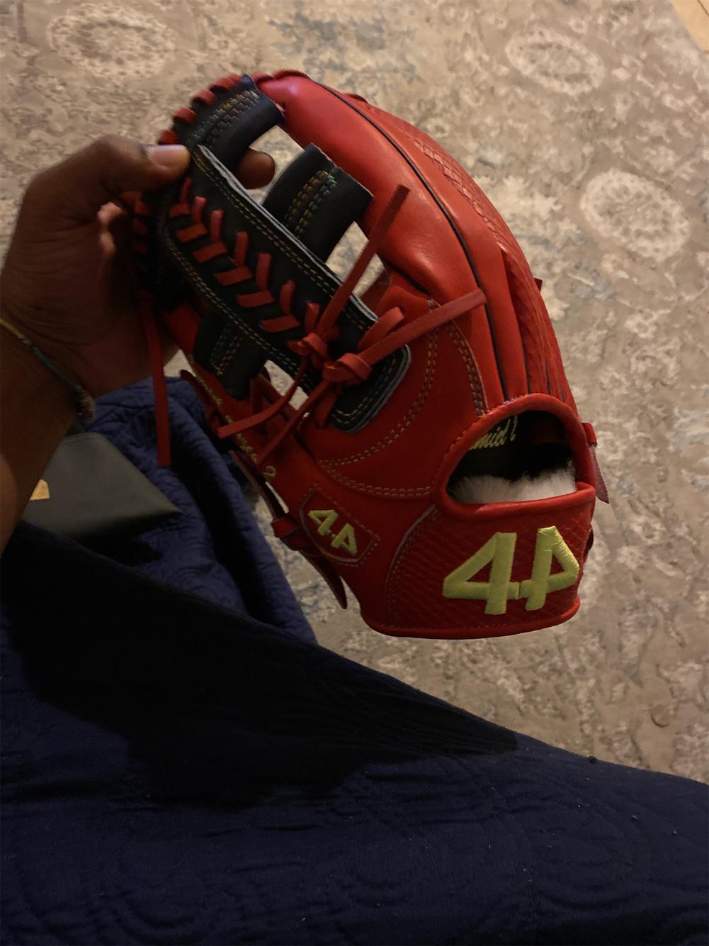 Red New Left Hand Throw Signiture Series 12" Baseball Glove SidelineSwap