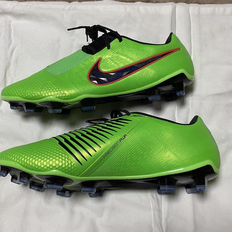 mens nike molded cleats