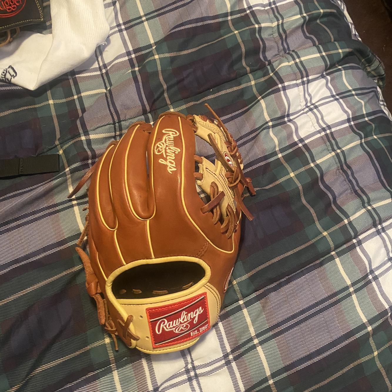 Brown High School/College Infield Gold Glove Elite 11.5" Baseball Glove
