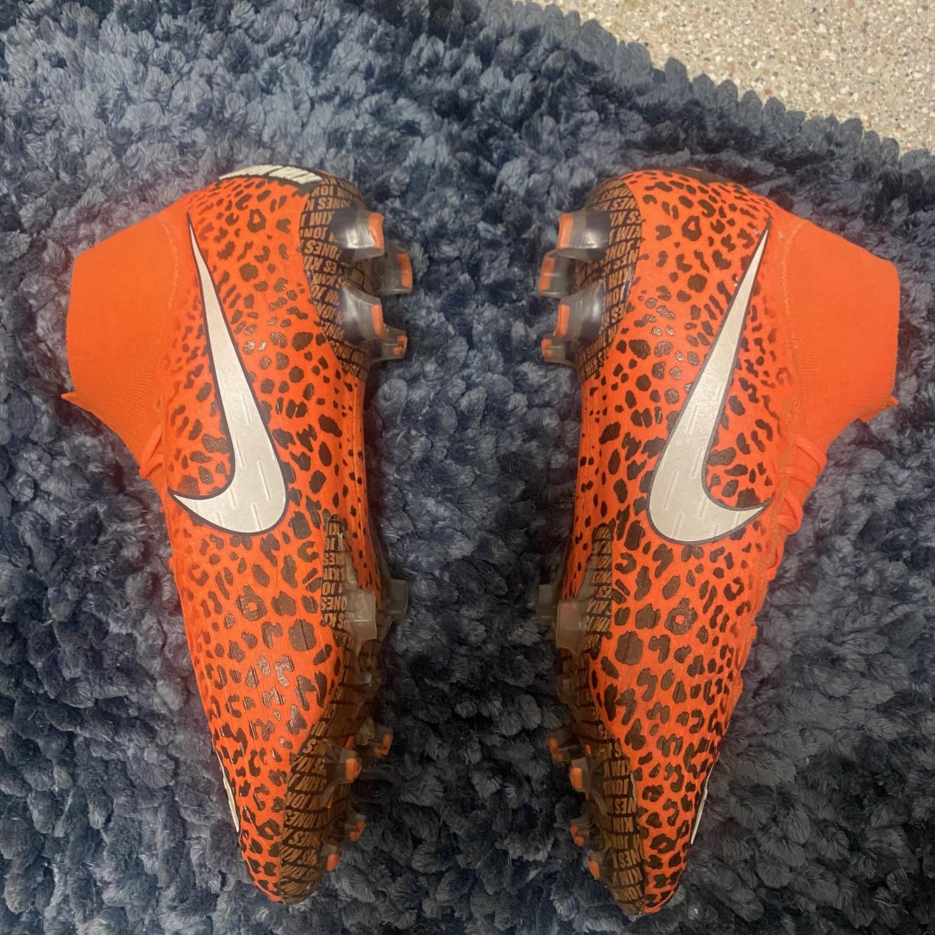 nike hypervenom size 10.5