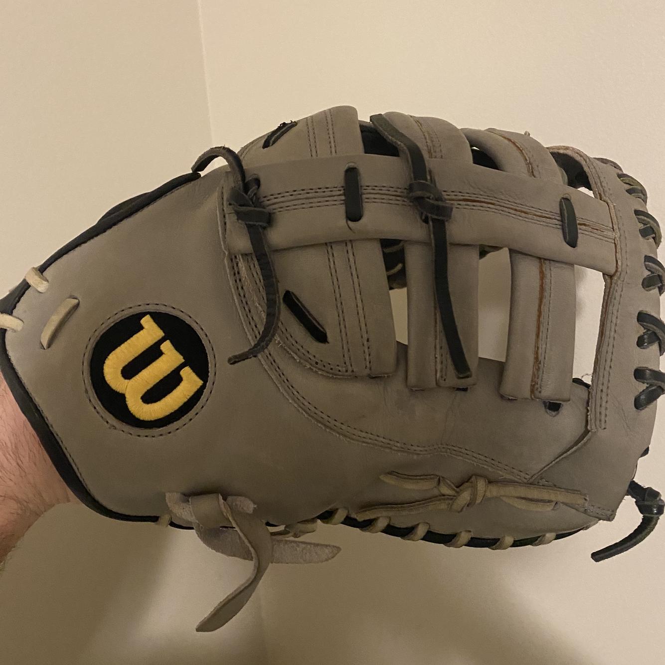 Gray Wilson A2000 12” First Baseman Mitt SidelineSwap