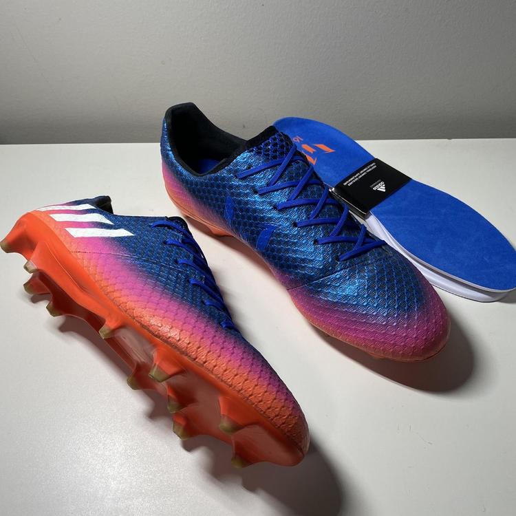 women's messi cleats