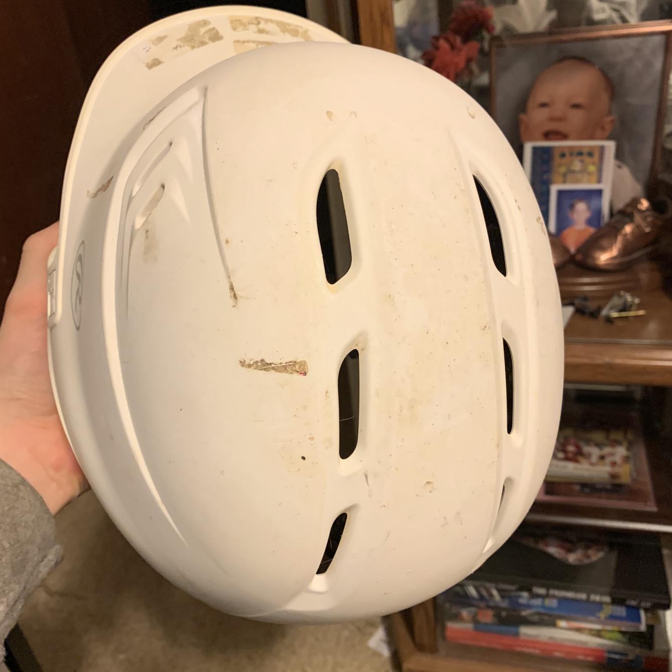 White Rawlings Batting Helmet size 7 1/4 7 3/4 inches SidelineSwap