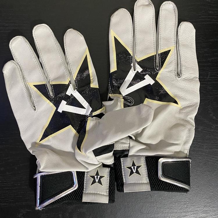 nike mvp hyperfuse batting gloves