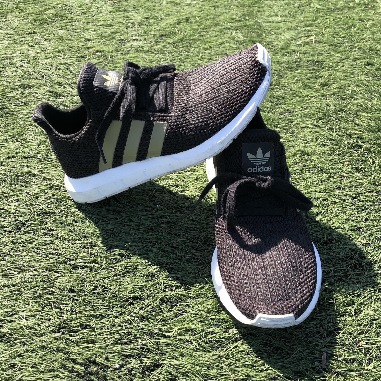 adidas shoes size 5.5