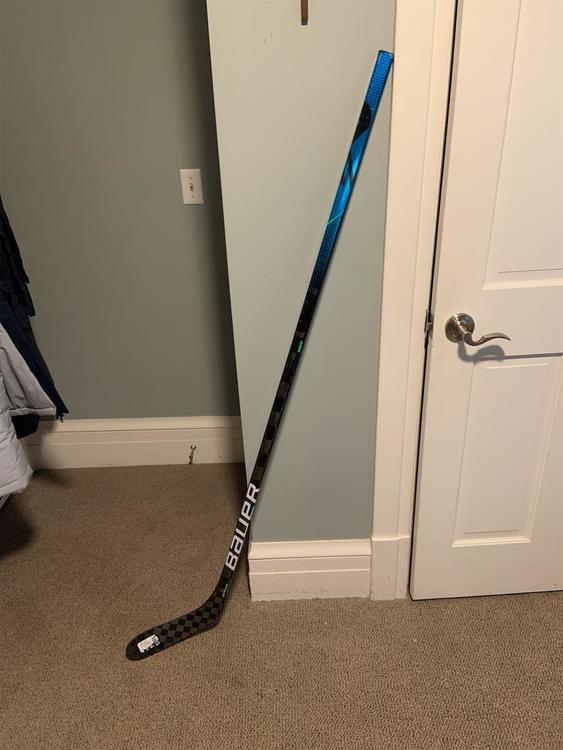 Nexus Geo P92 70 Flex Right Hand Hockey Stick SidelineSwap