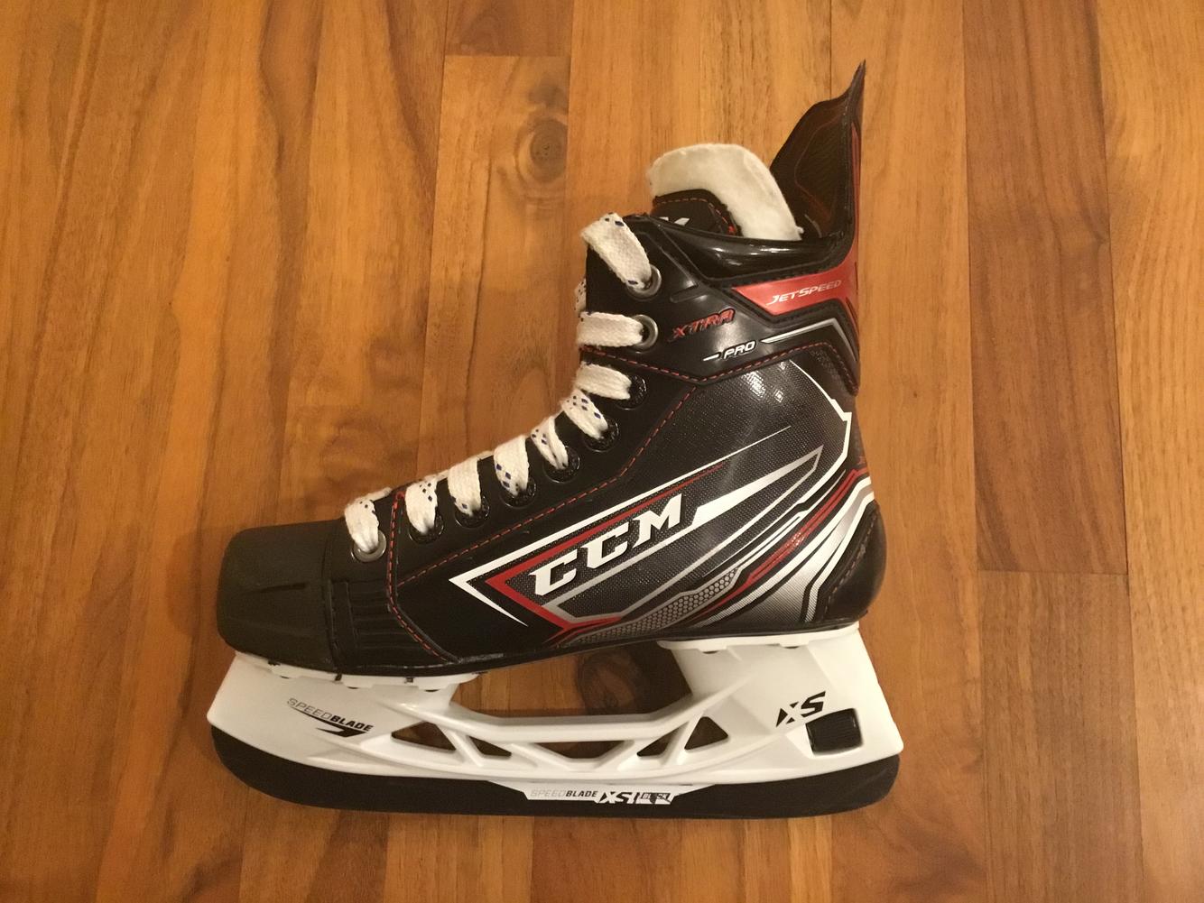 Used Size 3 CCM JetSpeed XTRA PRO Junior Hockey Skates Regular Width w