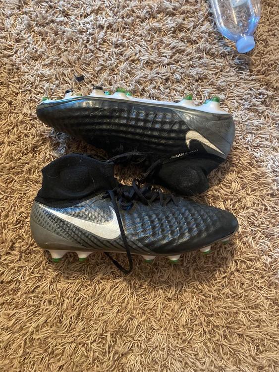 nike black magista