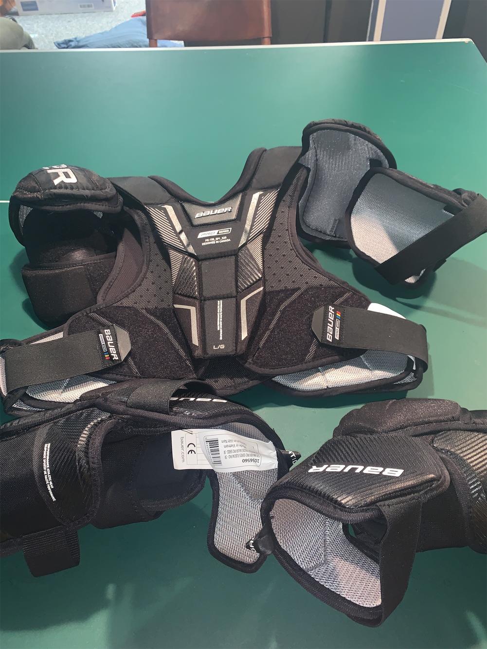 Senior Large Bauer Pro Pro Stock Shoulder Pads SidelineSwap