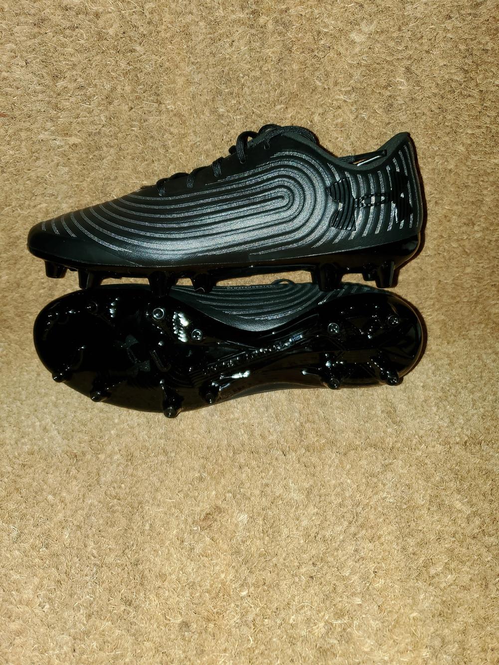 under armour charged soccer cleats