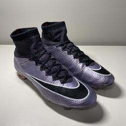 mercurial superfly size 10