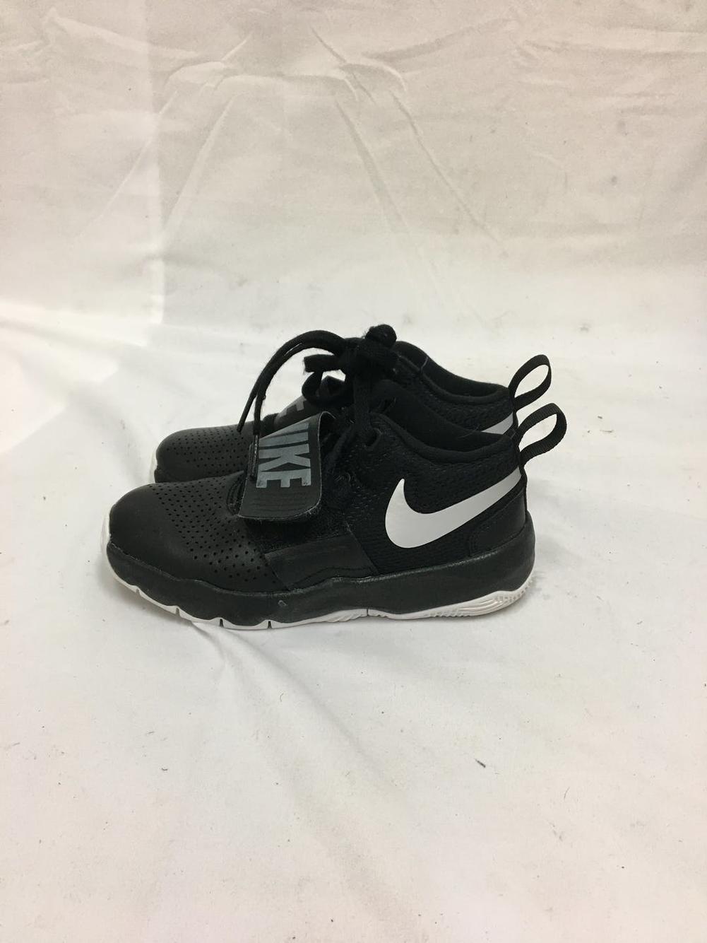 nike team hustle d8 junior basketball shoes