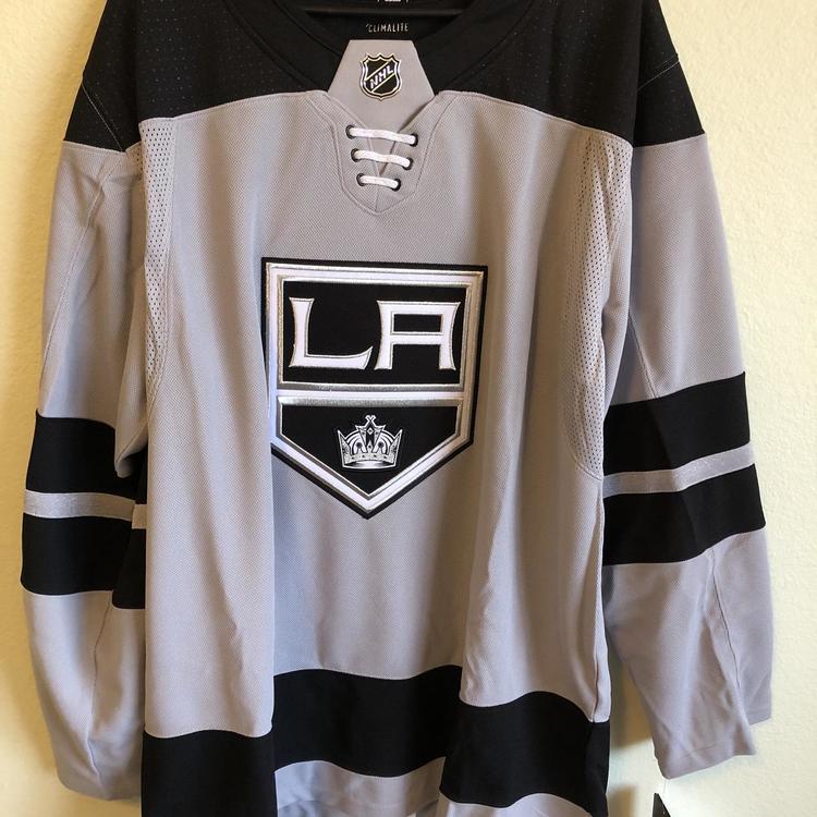 Adidas NHL LA Kings Authentic Alternate Gray Hockey Jersey Size 54 Adidas NHL LA Kings Authentic Alternate Gray Hockey Jersey Size 54