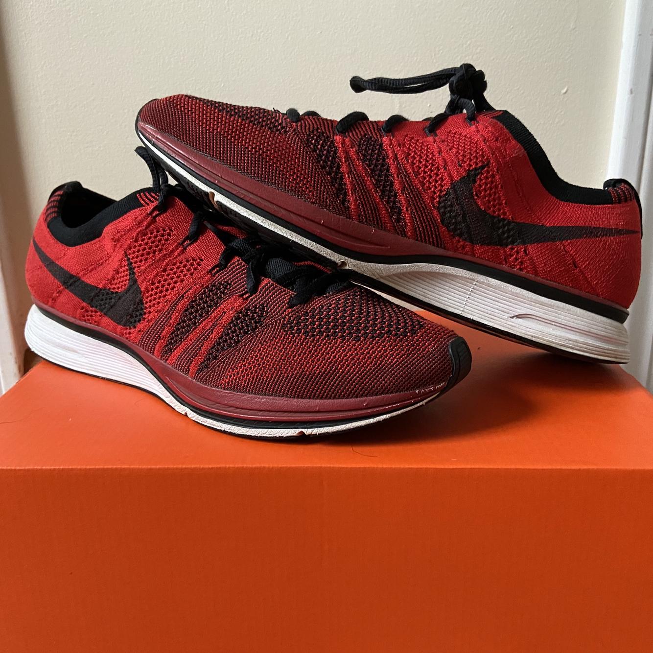 flyknit trainer red