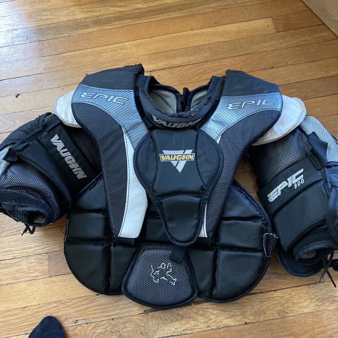 Junior Medium Vaughn Epic 800 Goalie Chest Protector SidelineSwap