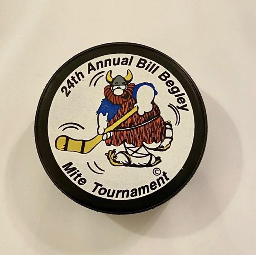 BRAND NEW RETRO BUFFALO YOUTH HOCKEY PUCK Wheatfield Blades