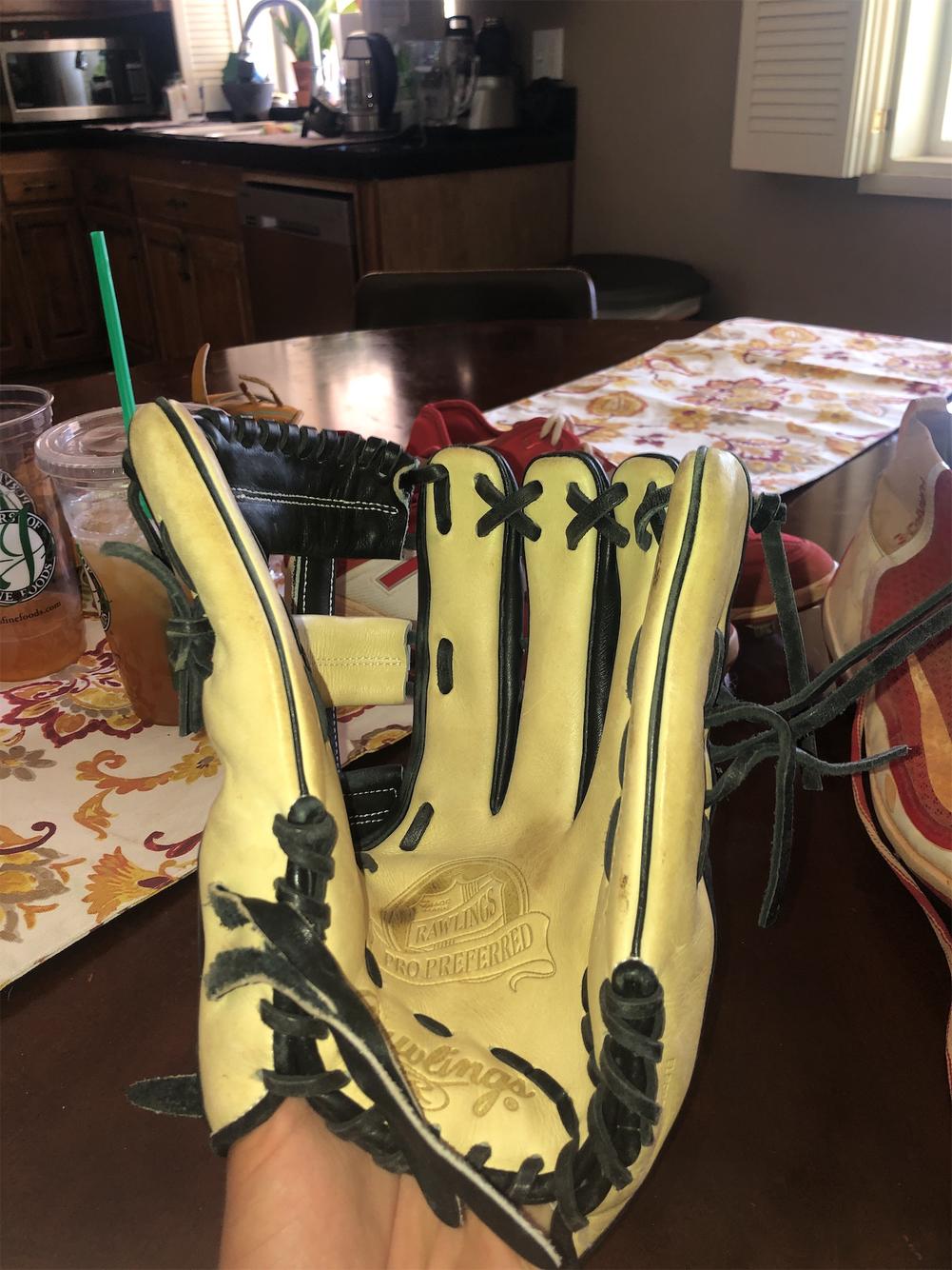 Black Used Outfield Pro Preferred 12.75" Baseball Glove SidelineSwap