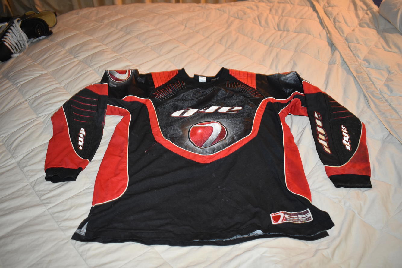 Dye Core Division C5 Jersey, Red/Black, Adult Large | SidelineSwap