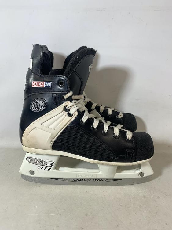Used Ccm 152 Tacks Ice Hockey Skates Size 5.5 SidelineSwap