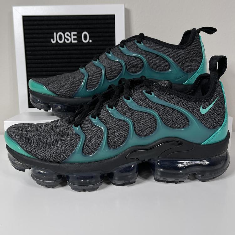new nike eagles sneakers