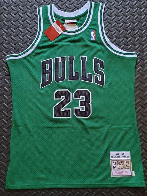 Green Men's New Adult Medium Mitchell & Ness Michael Jordan - Chicago Bulls Jersey Green Men's New Adult Medium Mitchell & Ness Michael Jordan - Chicago Bulls Jersey