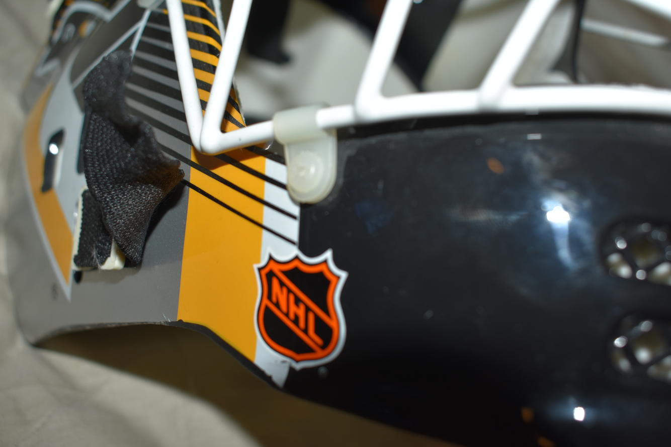 Franklin NHL Pittsburgh Penguins Youth Hockey Mask - Great Condition