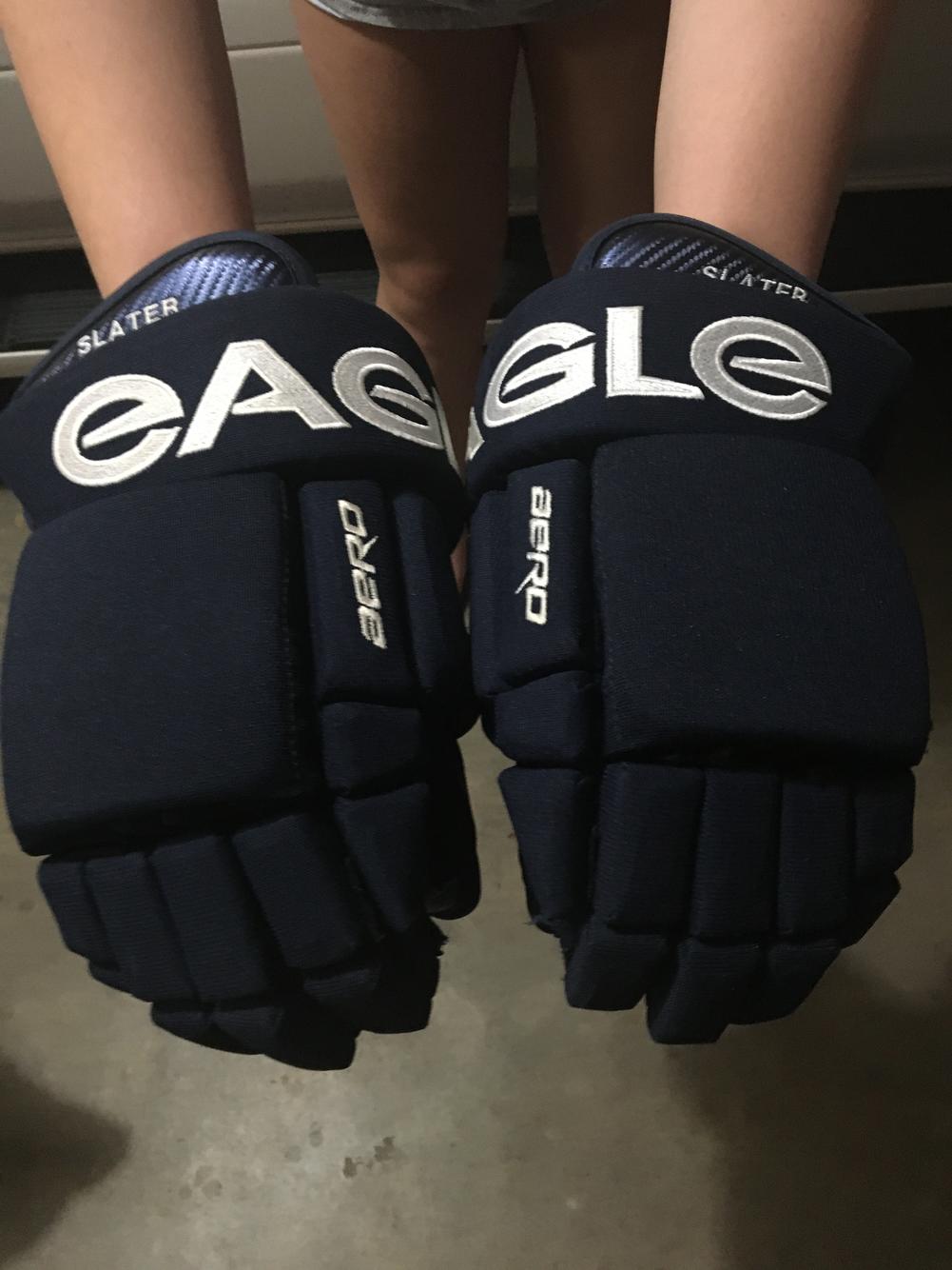 Pro Stock Eagle Shot Blocker hockey gloves Made in Canada Winnipeg Jets