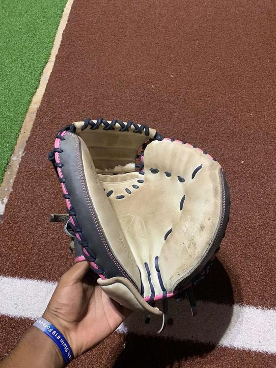 44 Pro glove Catchers Mitt SidelineSwap