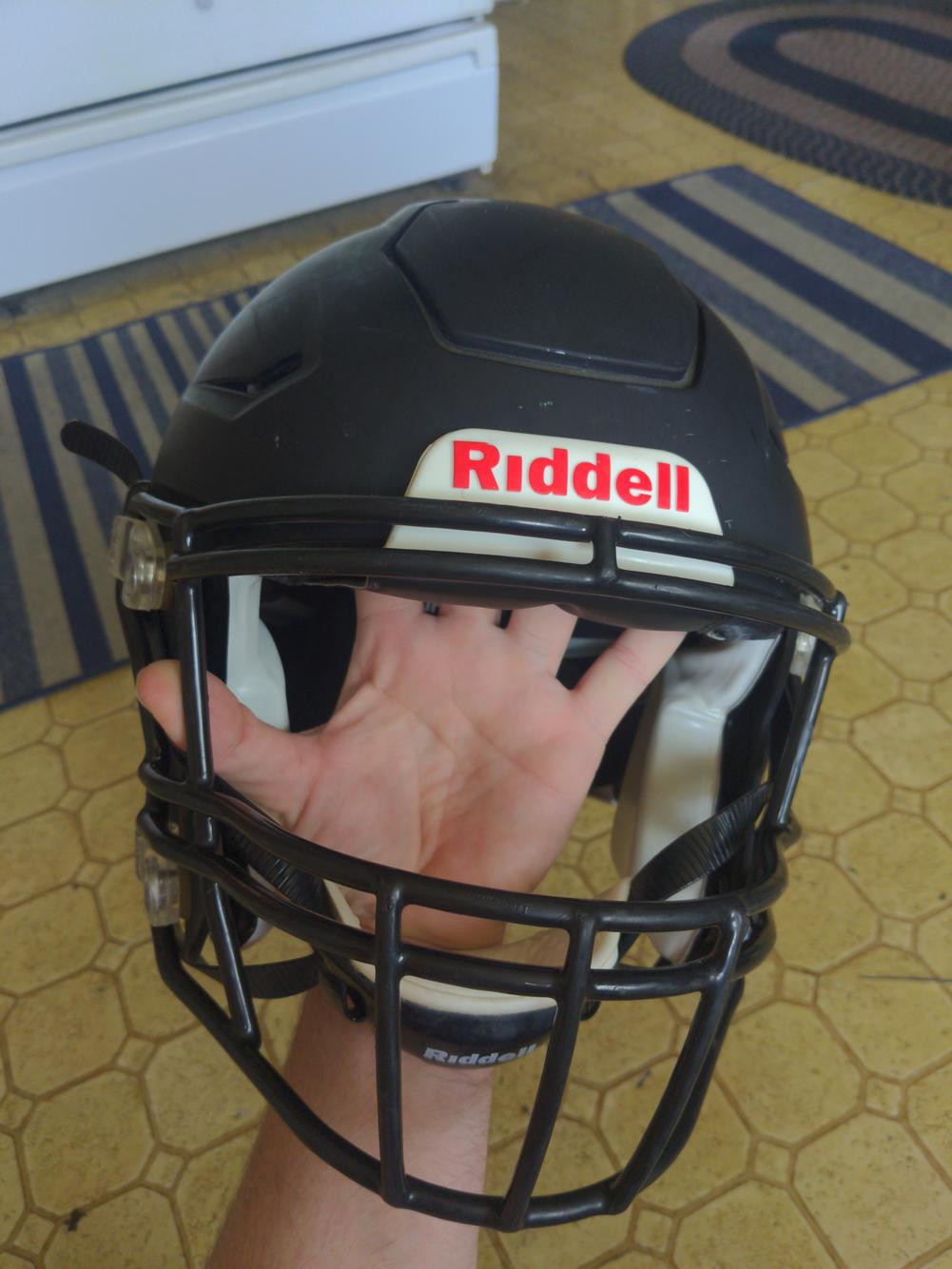 Large matte black Riddell SpeedFlex Helmet SidelineSwap