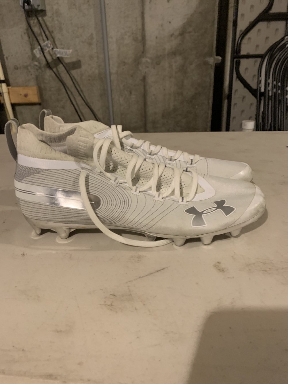 ua spotlight cleats white