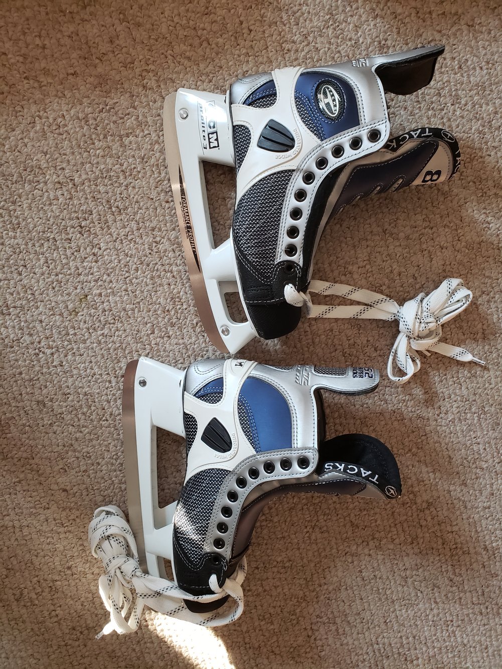 Senior New in Box CCM 852 Super Tacks Hockey Skates Regular Width Size