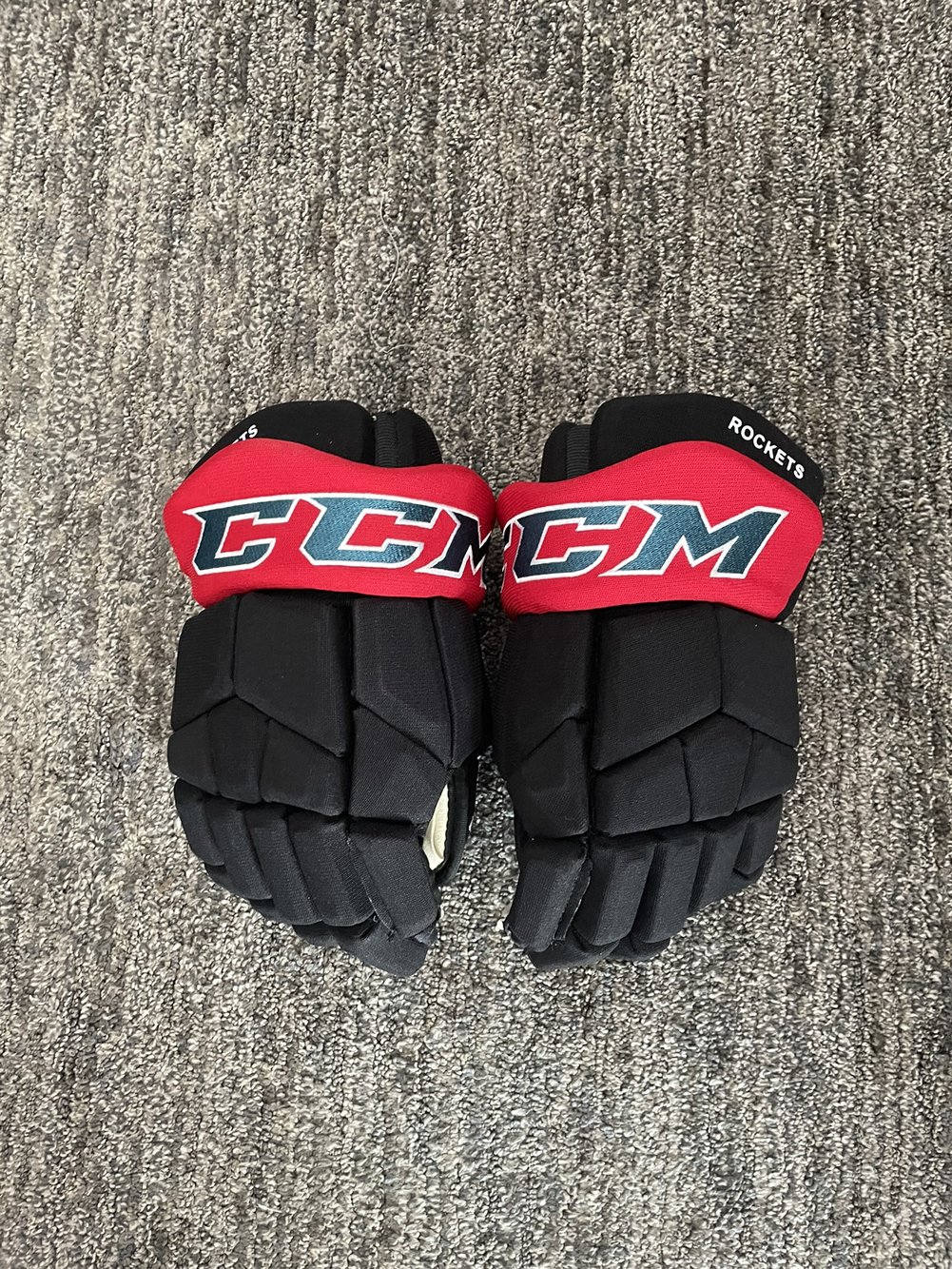 Kelowna Rocket Pro Stock gloves SidelineSwap