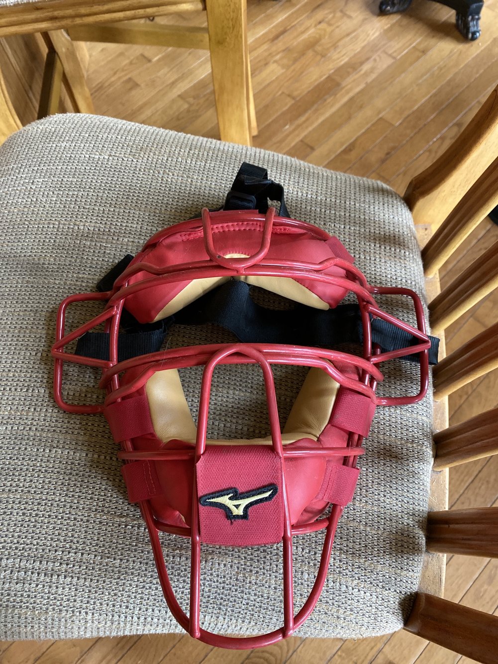 Mizuno catchers mask SidelineSwap