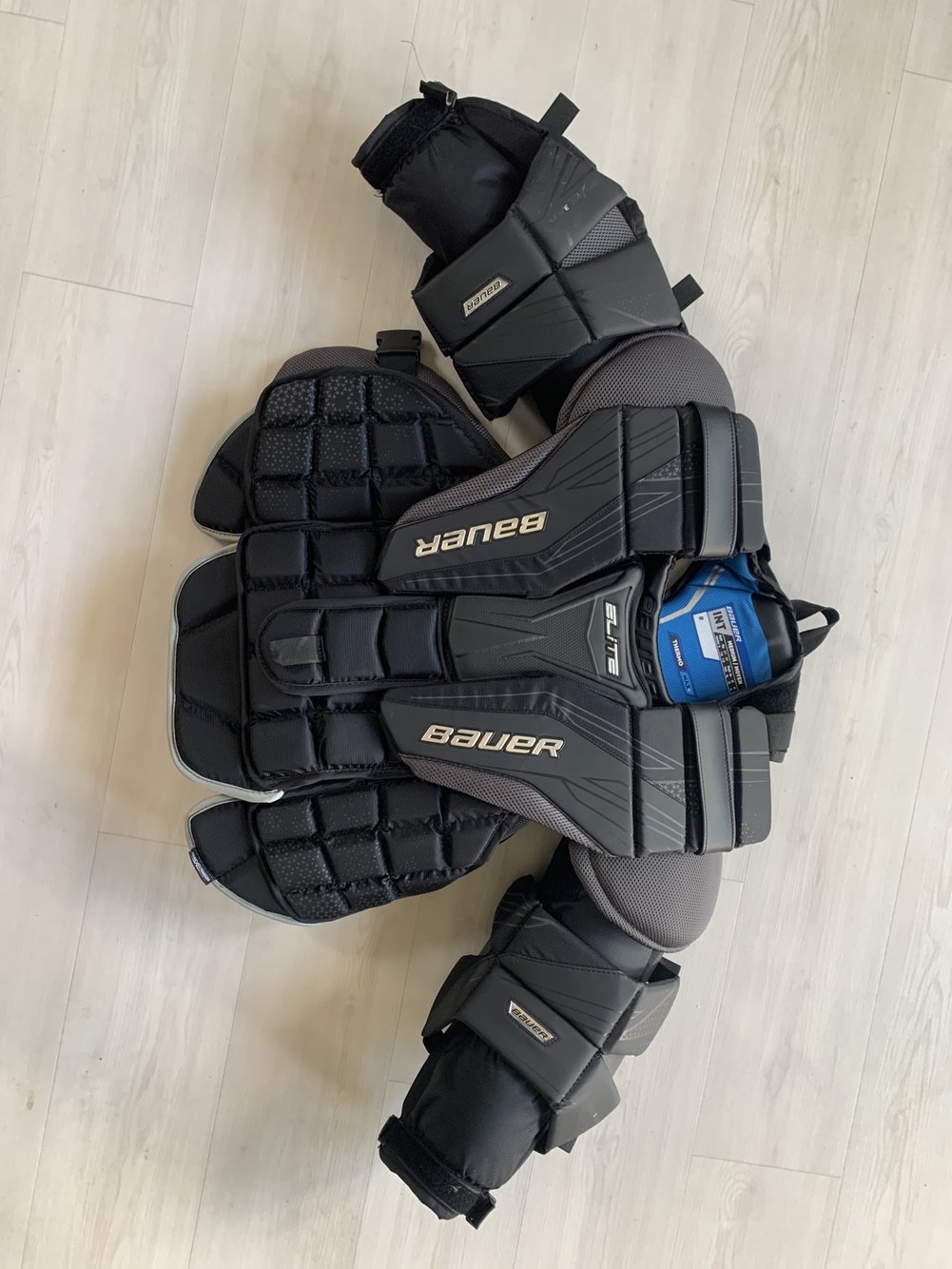Intermediate Medium Bauer Elite Goalie Chest Protector SidelineSwap