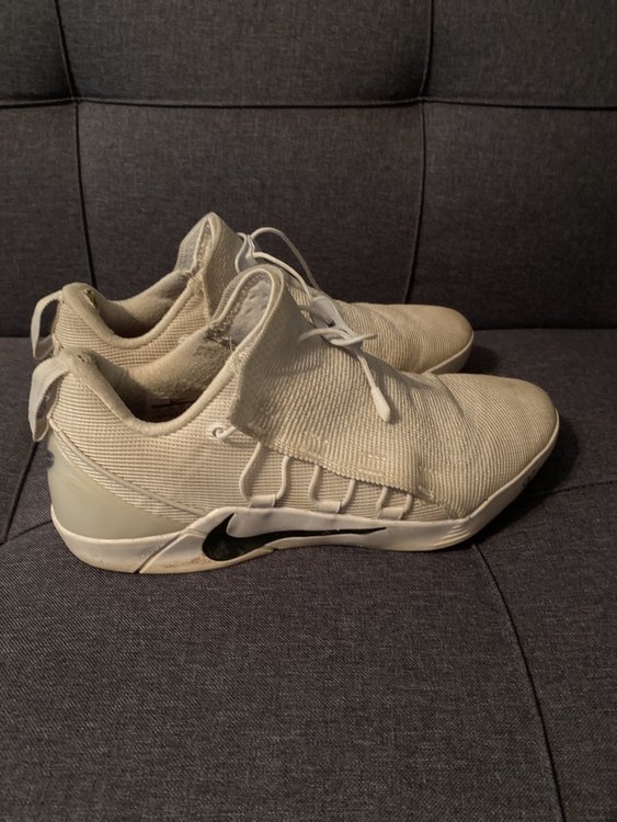 Kobe ad size 9.5 Clearance