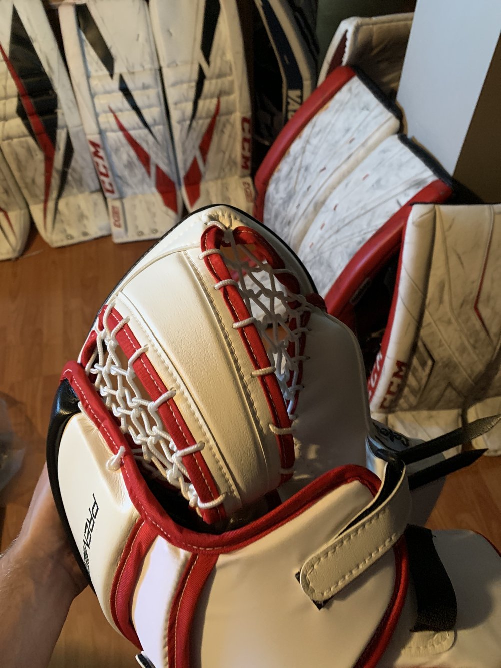 Brand NEW Canadian Made Pro Return CCM Premier 2 Pro Goalie Glove 590