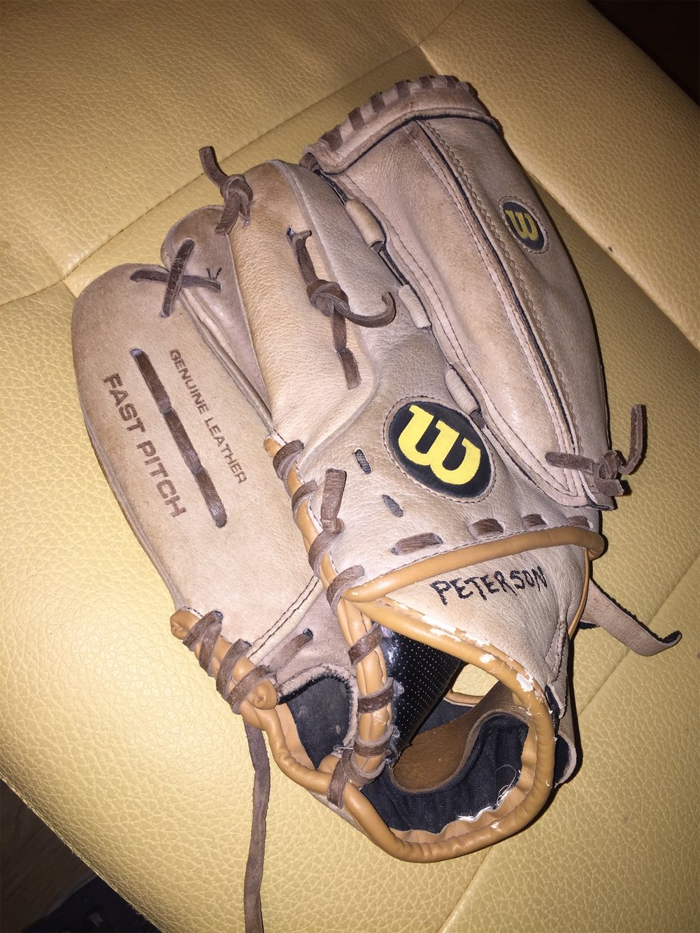 USED WILSON LEFT HAND THROW BASEBALL GLOVE 12 1/2 SidelineSwap