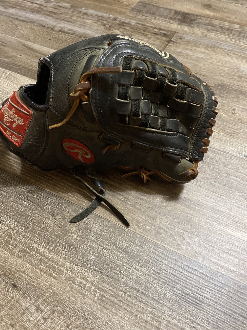 Derek Jeter Game Model Rawlings Glove SidelineSwap