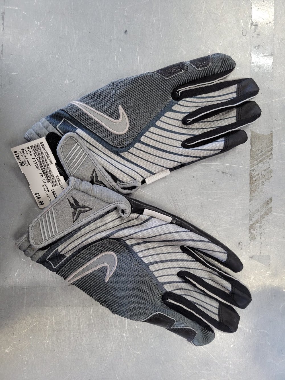nike cotton gloves