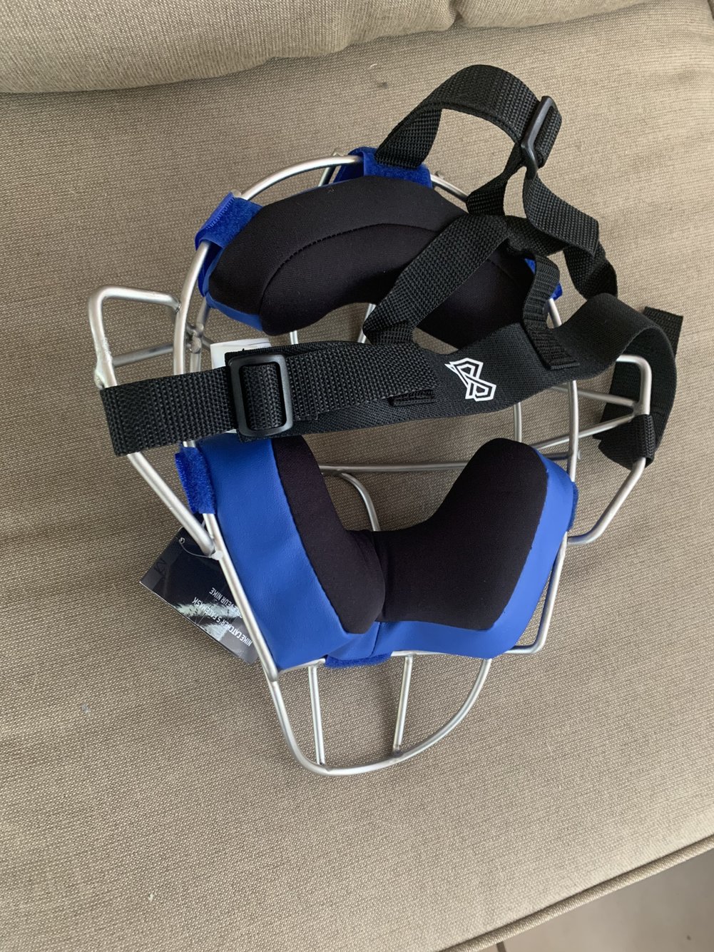 Brand new Nike titanium catchers mask SidelineSwap