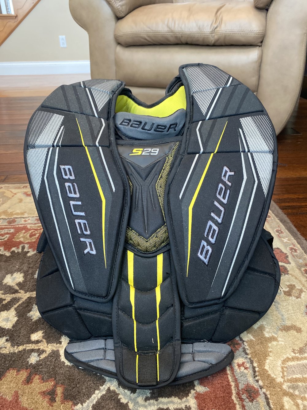Used Small Bauer Supreme s29 Goalie Chest Protector SidelineSwap