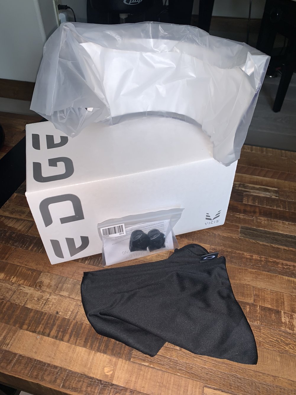 Vicis Zero1 Oakley Edge Visor (CLEAR) and clips for Vicis 1 football helmet both new SidelineSwap