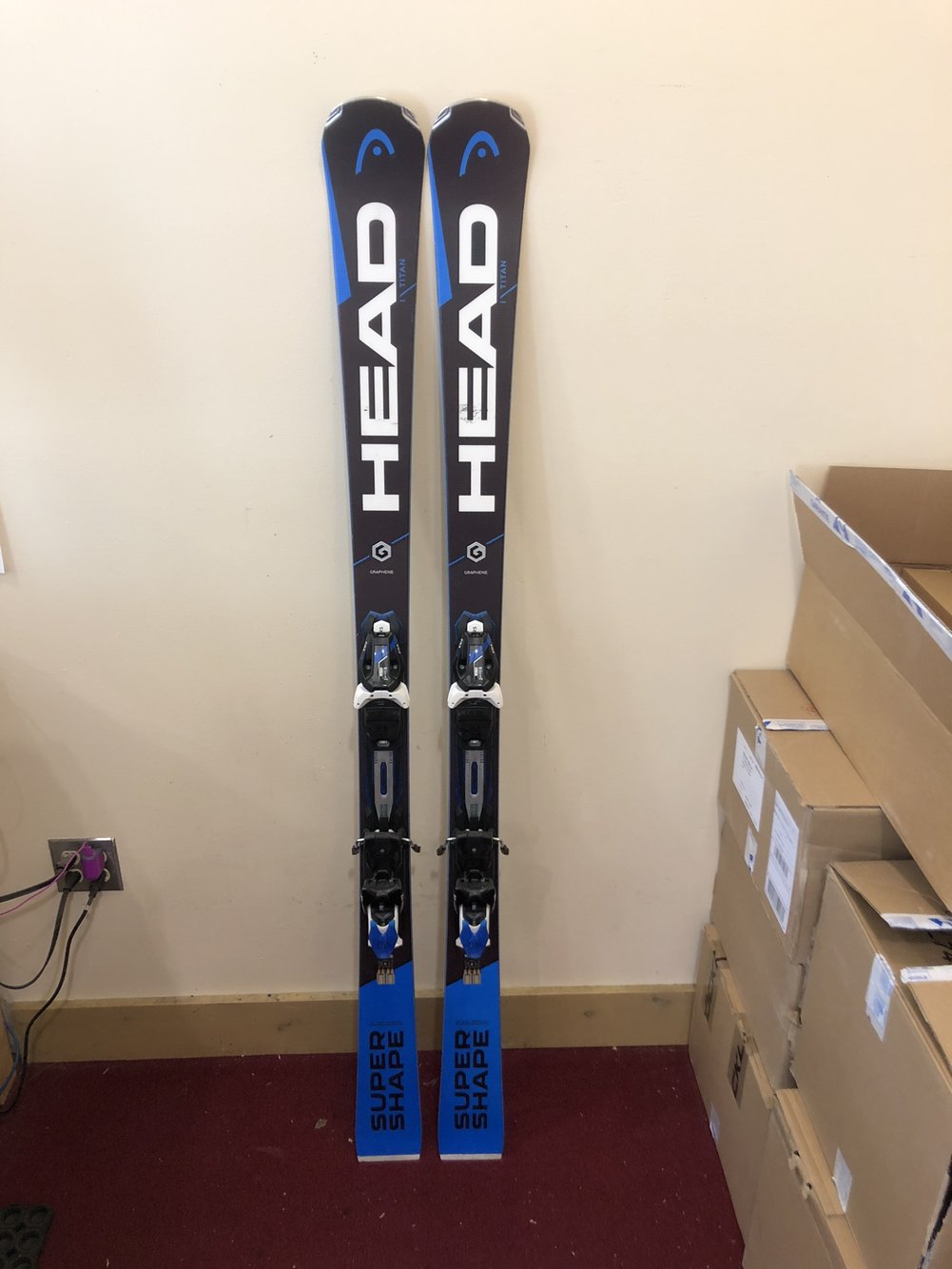 HEAD i. Titan Skis with Integrated Bindings 170cm SidelineSwap