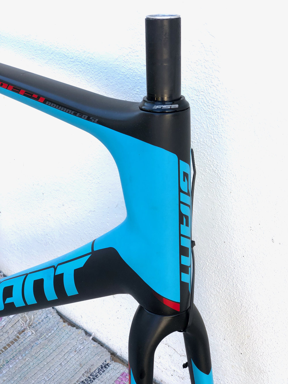 Giant Defy Advanced SL 0 Disc Carbon Road Bike Frameset w Integrated Seatpost Large SidelineSwap