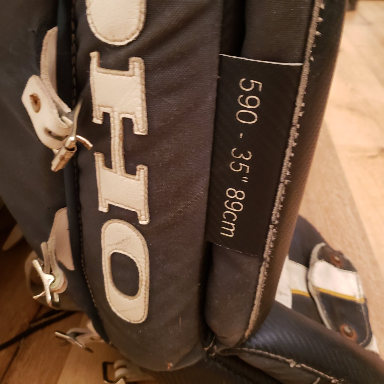 35" Koho 590 Goalie Pads SidelineSwap