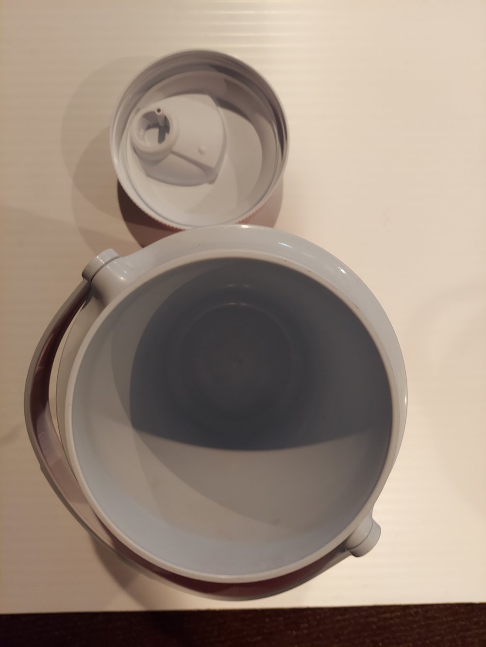 New Blue Gott Rubbermaid 2 Gallon Spigot Thermos Jug/Water Cooler with