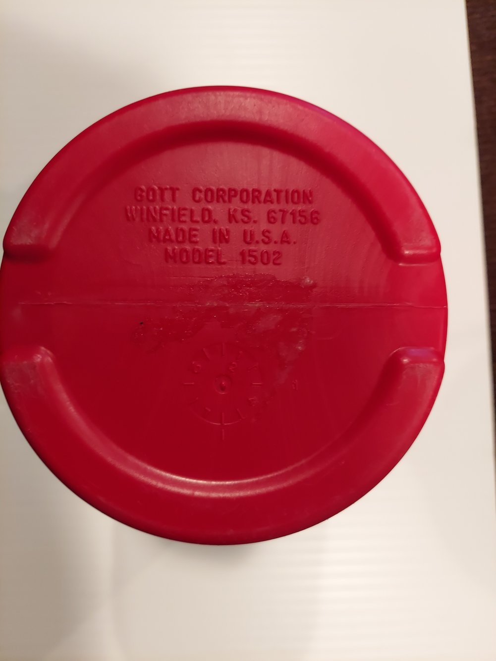 New Mets Logo Red and White Gott Rubbermaid 1 Gallon Spigot Thermos Jug